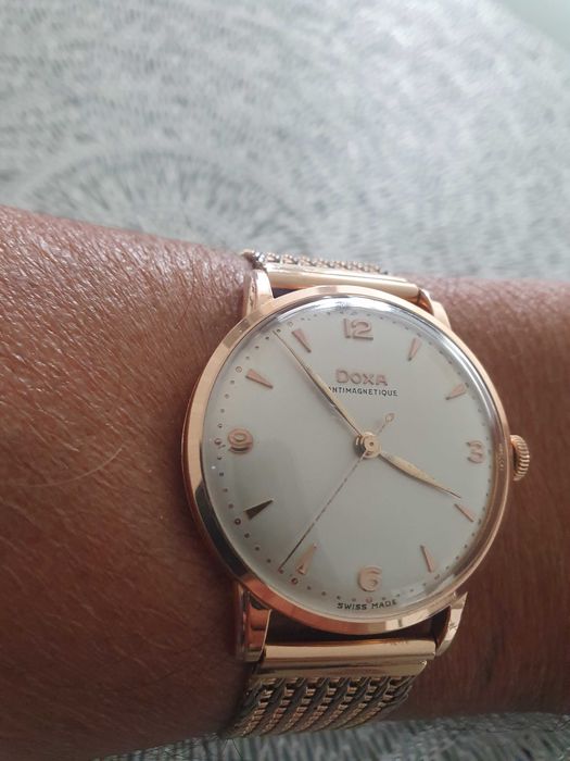 Złoty zegarek doxa