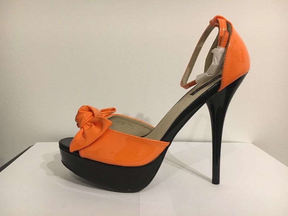 171/ Szpilki buty szpile 40 pomarańczowe wstążki 13 cm multikolor