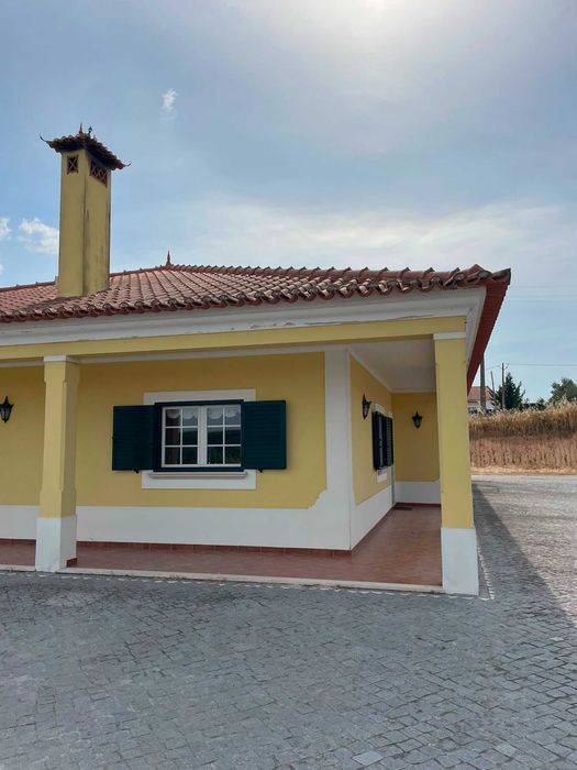 Moradia unifamiliar com terreno