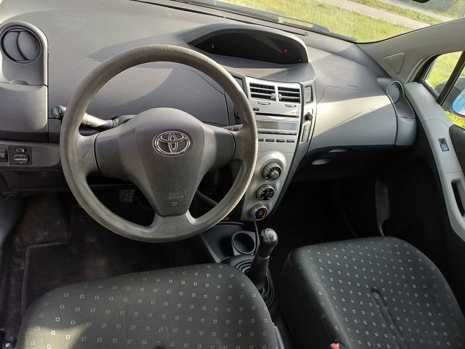 Toyota Yaris 1.0 2008r