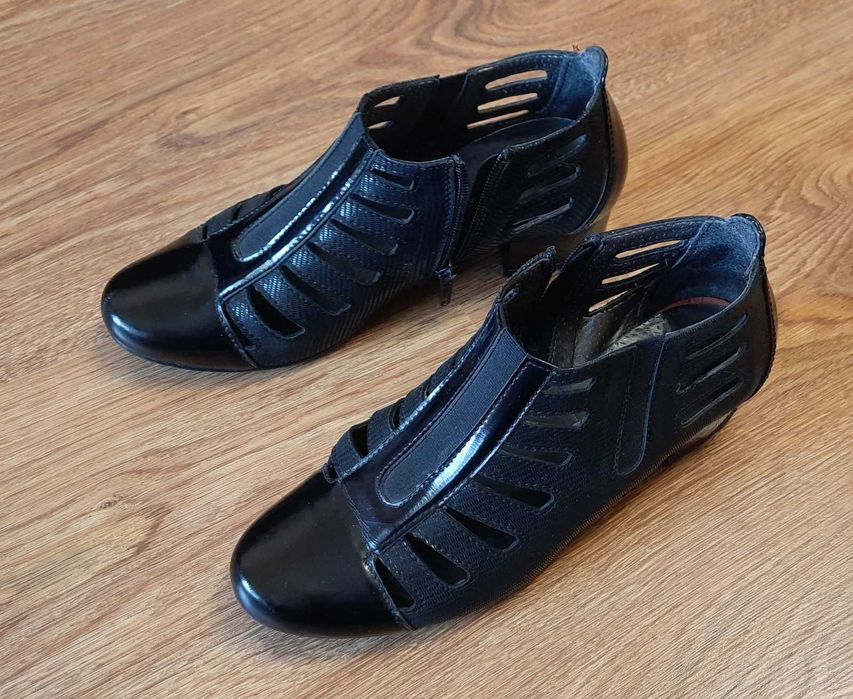 Кожаные туфли, ботинки