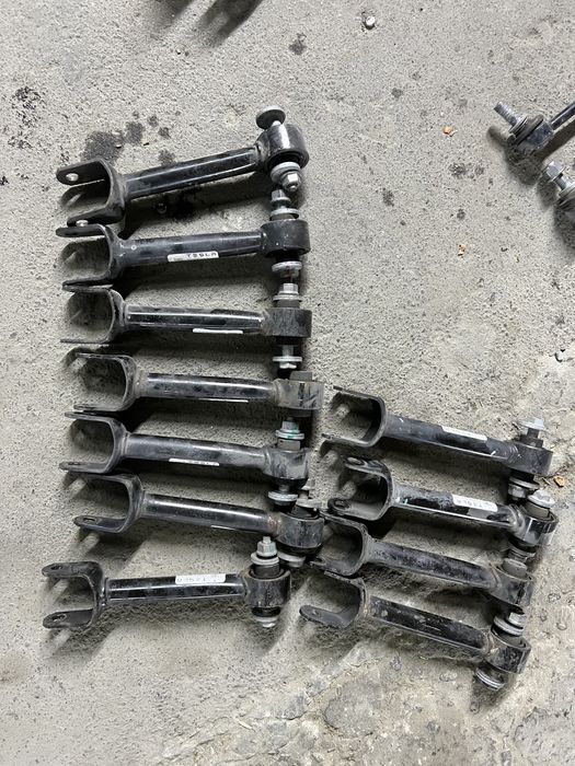 Рычаг задний нижний поперечный Model 3 Разборка