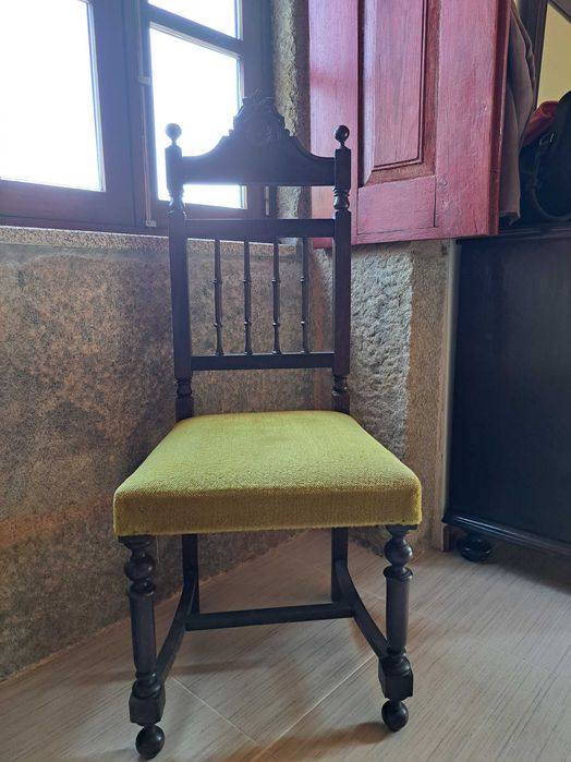 Quarto Completo em Madeira Maciça Antigo