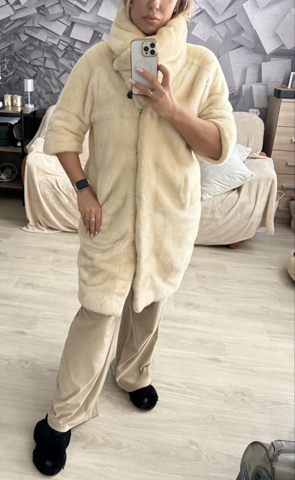 Шуба норкова натуральна (бежева) стильна,тепла, б/у в гарному стані