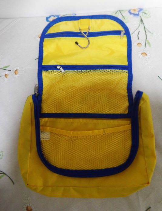 "BEBA Nestle" nowa niemiecka duża kosmetyczka- niezbędnik