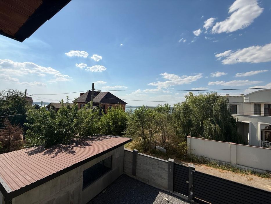 Продам отличный новый Дом в Варваровка.