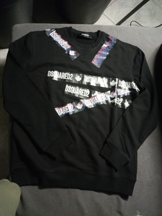 Bluza firmy DSQUARED2 z aplikacja