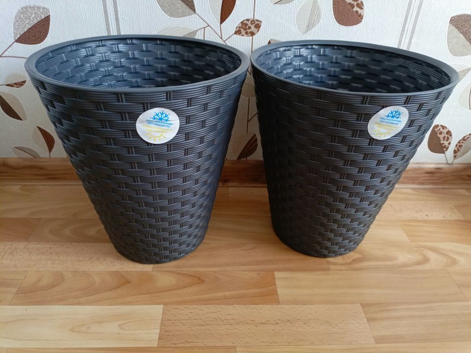 Duże donice balkonowe  30