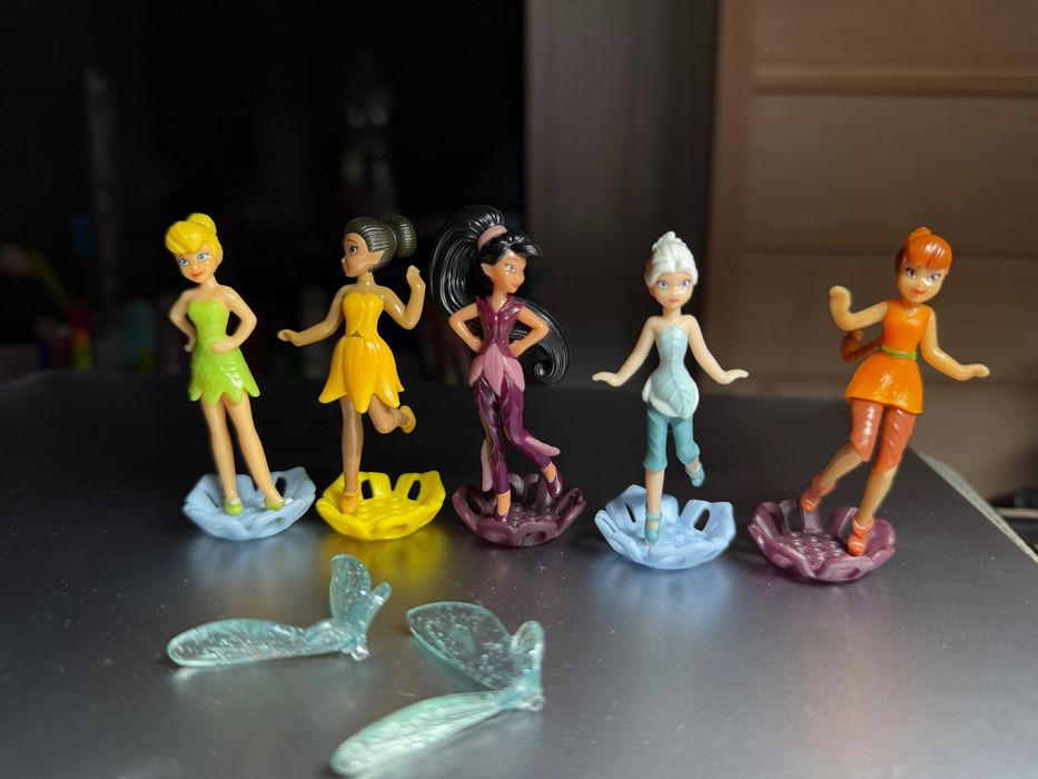 Фігурки та іграшки з Кіндера