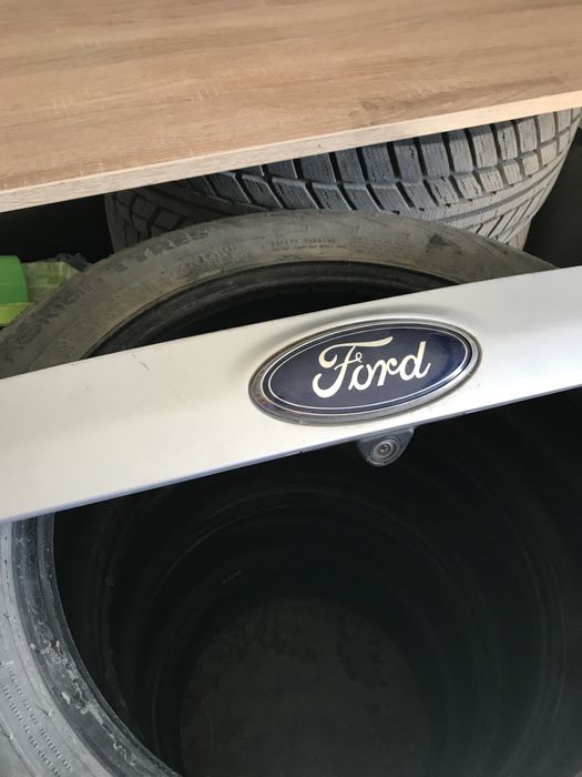 Продам задню планку з камерою Ford Ескейп і задня ляда зсклом