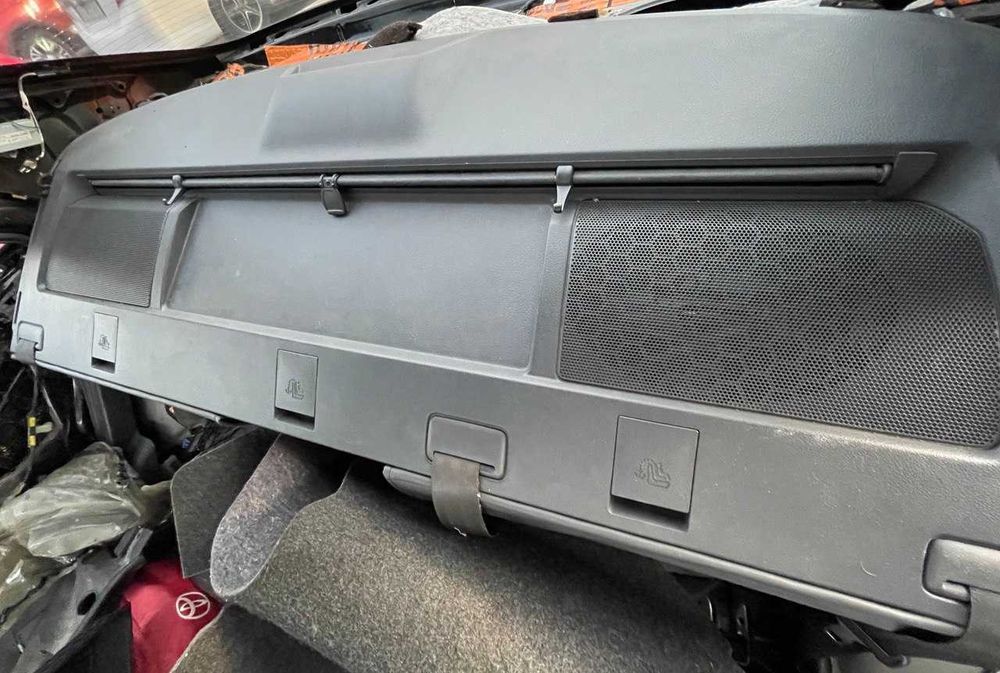 Задняя полка со шторкой Toyota Camry 40