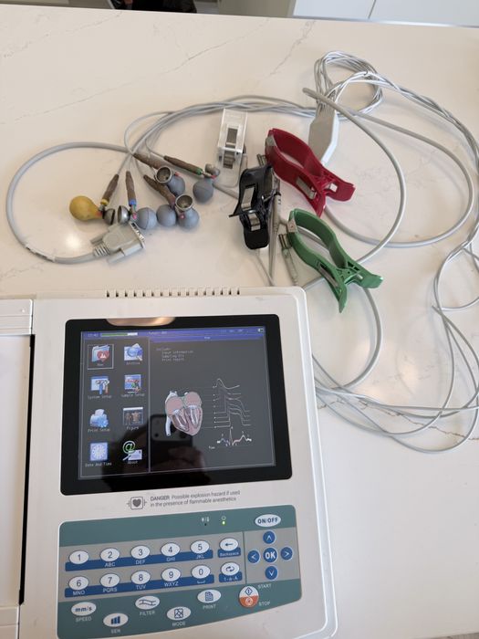 Electrocardiografo ECG CONTEC 1200G