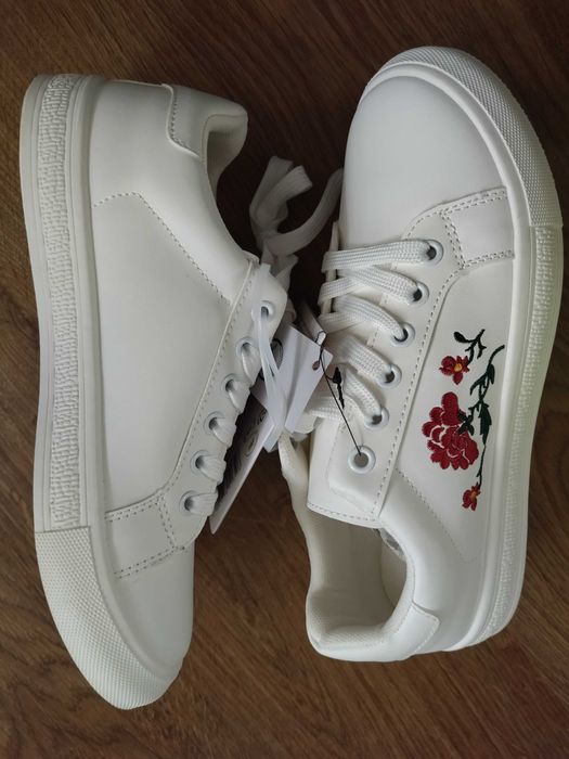 Nowe damskie buty rozmiar 38