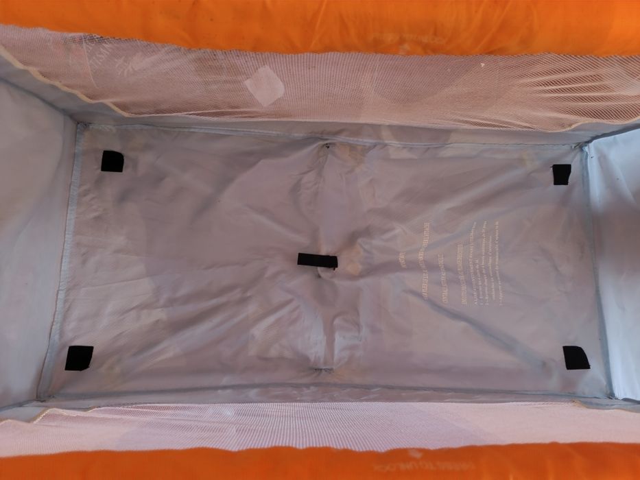 Cama de viagem de criança