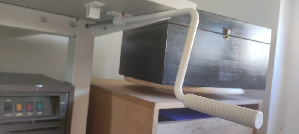 Secretária IKEA TROTTEN 120x70 com elevação