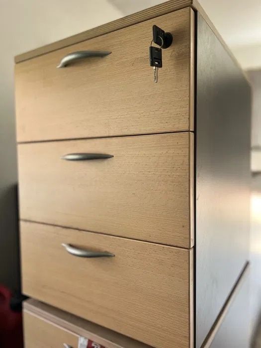 Mobilia de escritorio