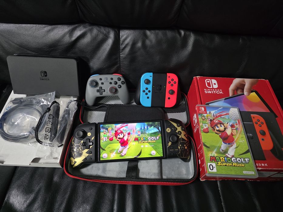 Nintendo switch OLED  64 gb hori switch split pad pro pikachu Mario golf super rush pro controller