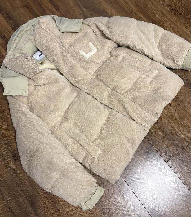 Світла жіноча курточка розмір М-L