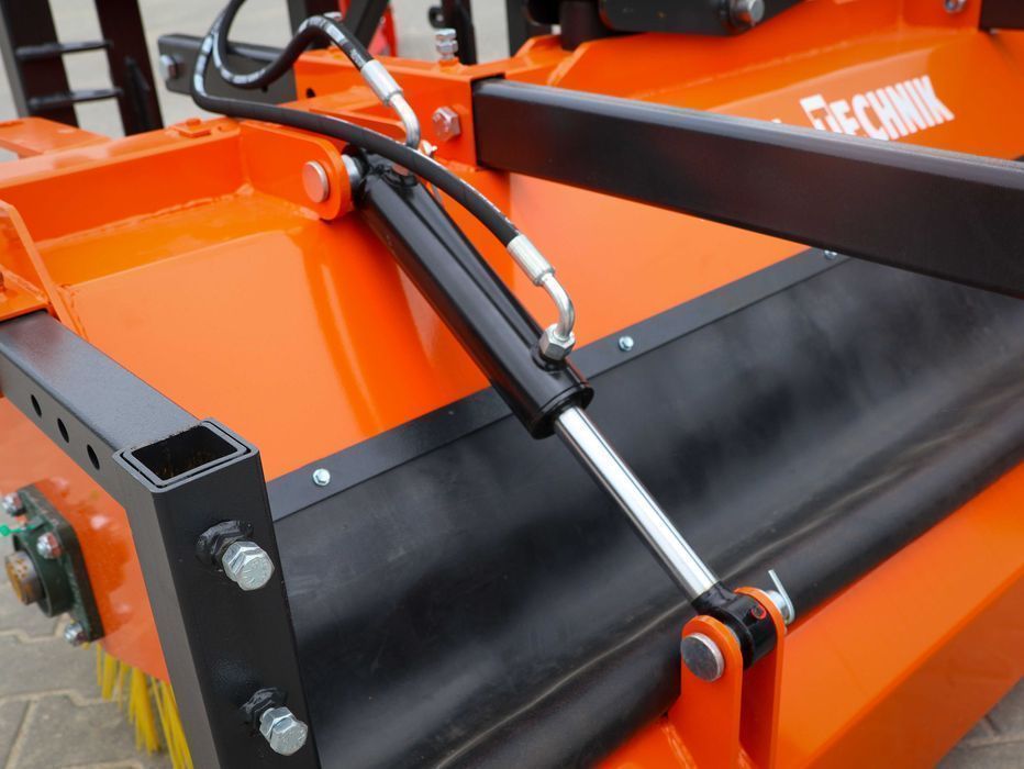 Zamiatarka Metal-Technik do traktora ciągnika kostki drogowa komunalna