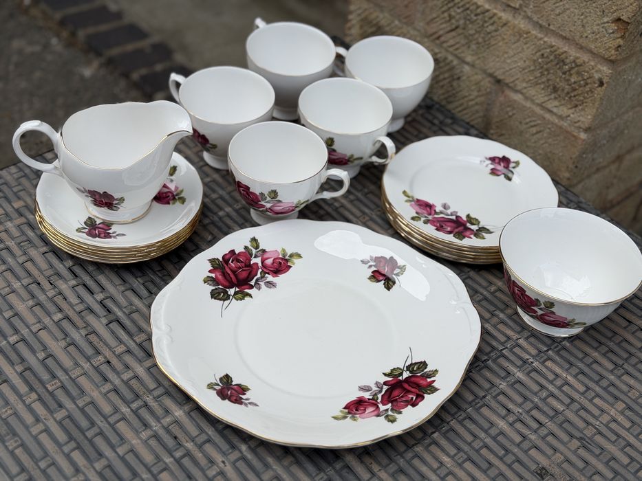 Вінтажний чайний сервіз Queen Anne Bone China England 20 предметів оригінал