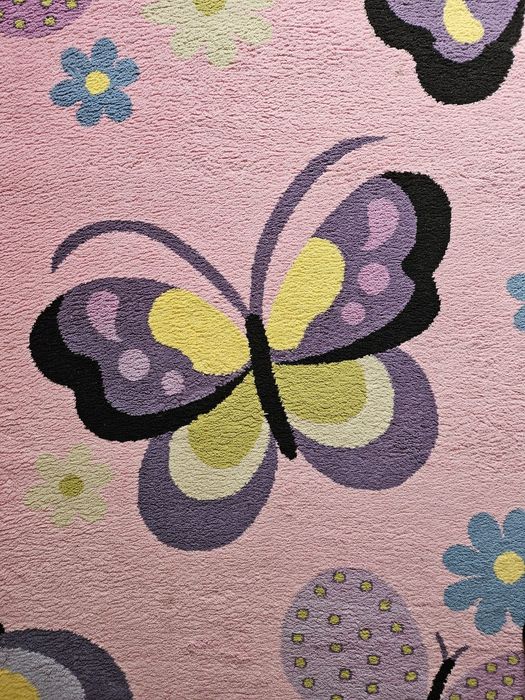 Dywan różowy motyle  kwiatki 133x190 dzieciecy