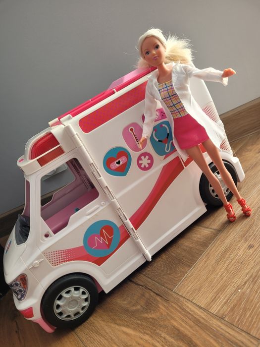 Karetka  mobilna - klinika Barbie + lalka.