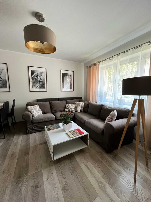 Dwa pokoje do wynajęcia w dużym mieszkaniu 98 m² studenckim,  blisko UMK, wspólny salon, taras
