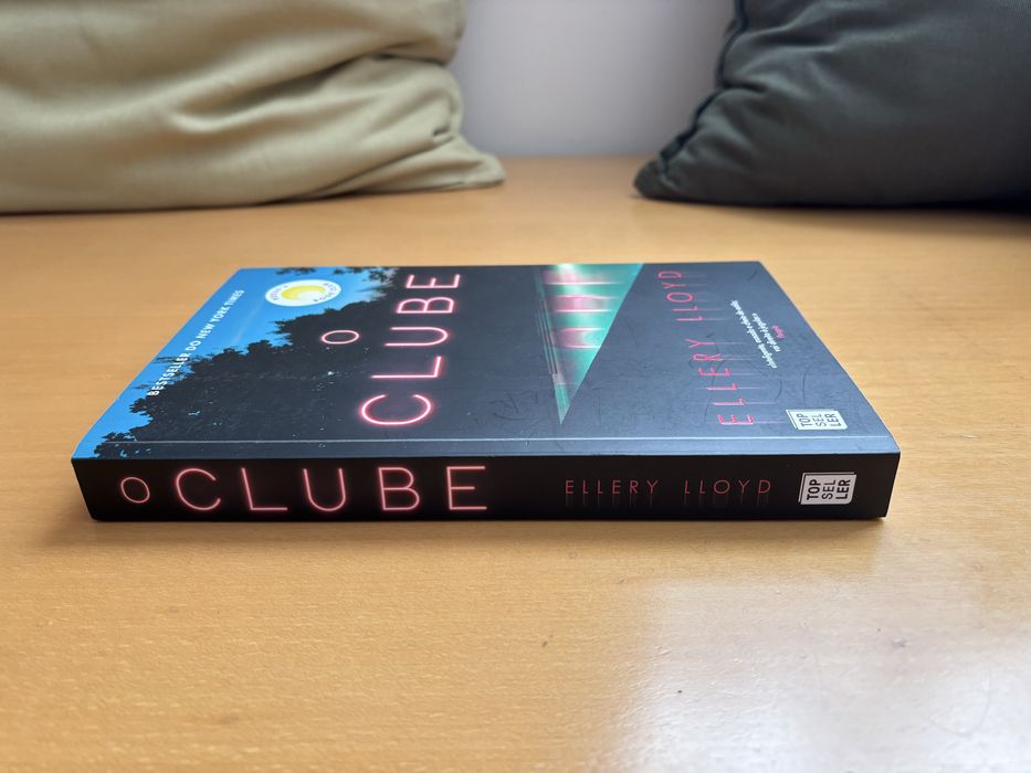 Livro 'O Clube'