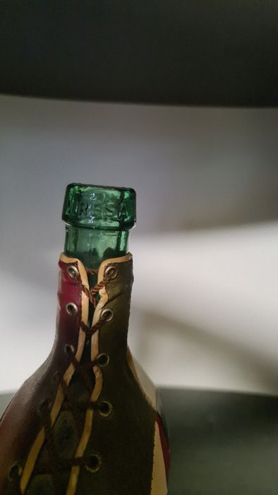 Butelka karafka manierka bukłak