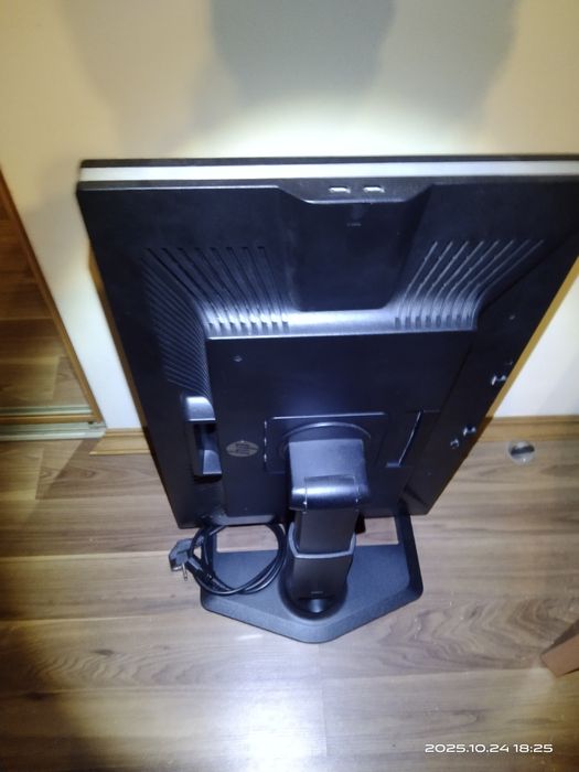 РК монітор HP ZR2740w