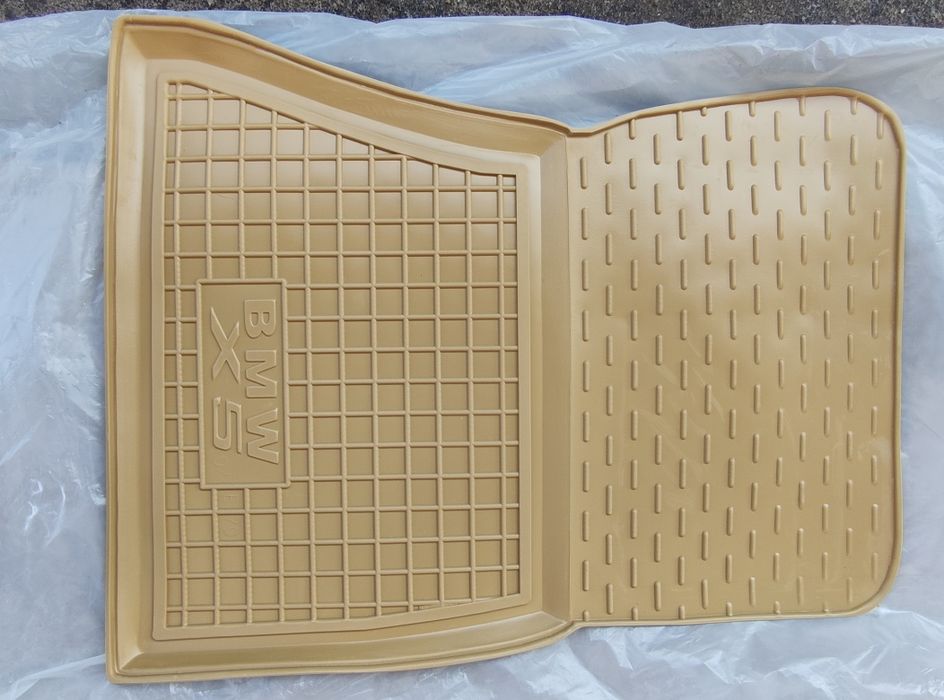 Бежевые ковры салона и багажника на все авто