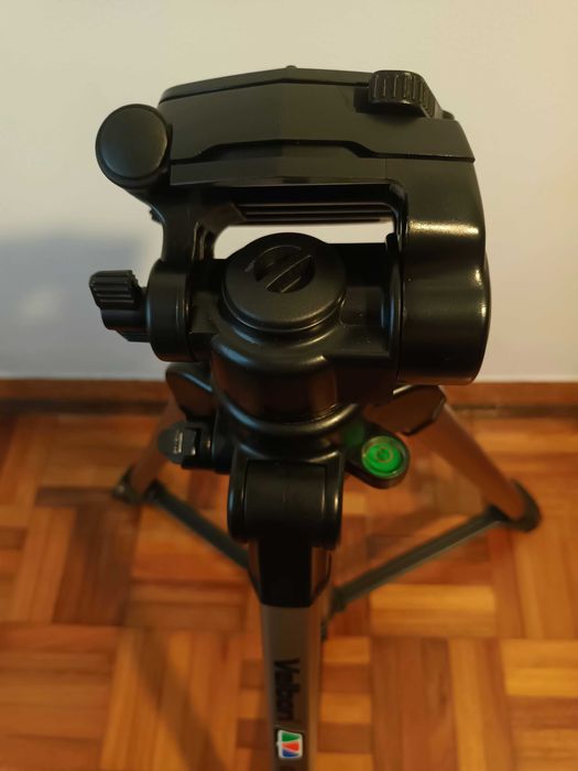 VELBON Tripod Model: cx-560 for Camera - With Little Use.64284553496193124