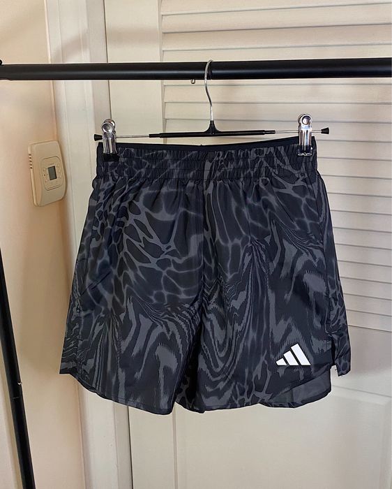 Жіночі спортивні шорти в принт Adidas