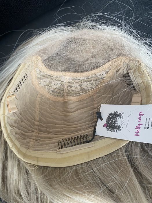 Peruka syntetyczna full lace front . Chlodny blond baleyage