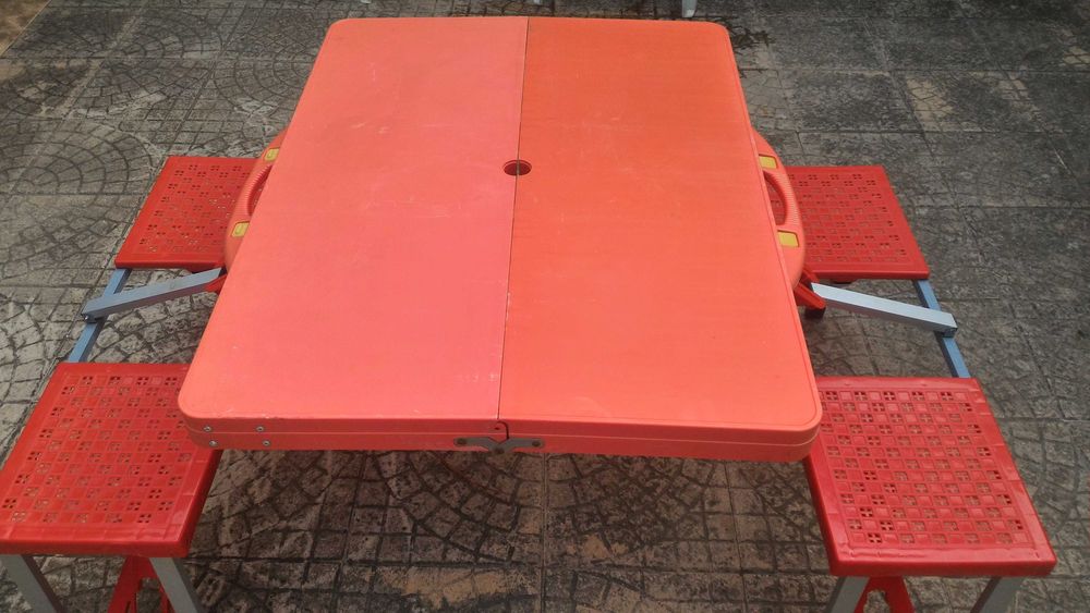 Mesa de acampamento Dobrável com 4 bancos