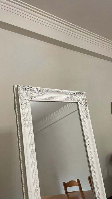 Espelho de pé branco