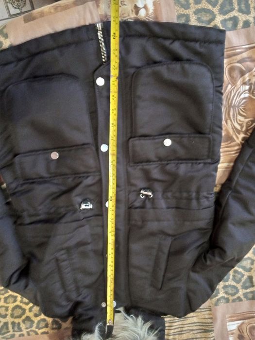 Продам зимнюю куртку на девочку