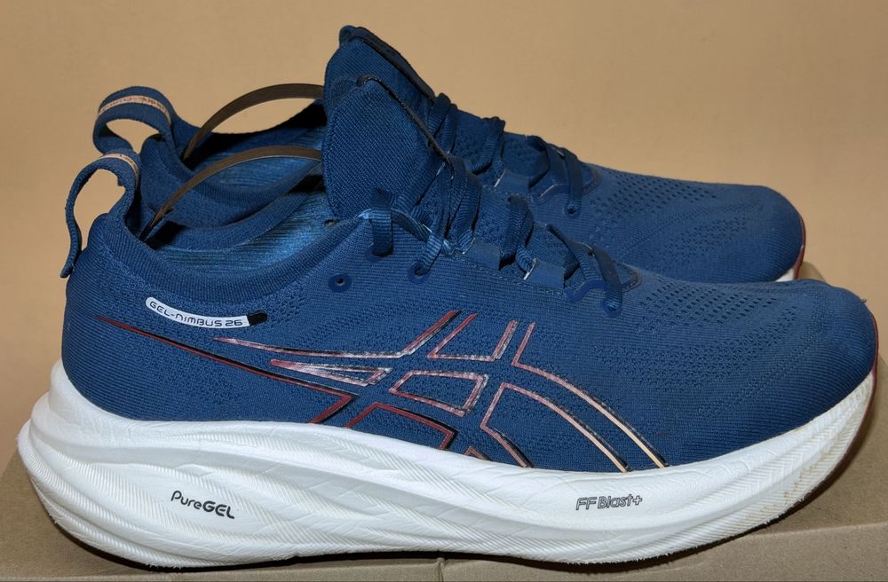 Кросівки Asics Gel-Nimbus 26. Розмір 44(28 см)