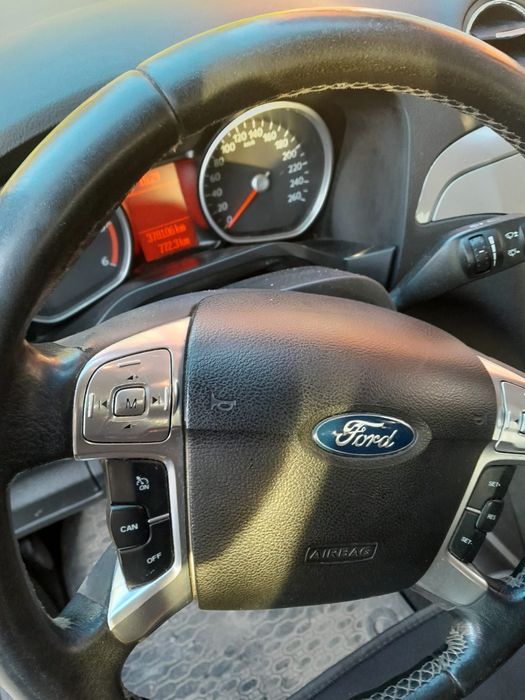 Samochód Ford S-Max