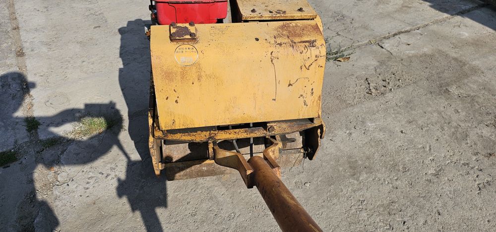 Японський Дорожній Вібро Каток Tacom w 850