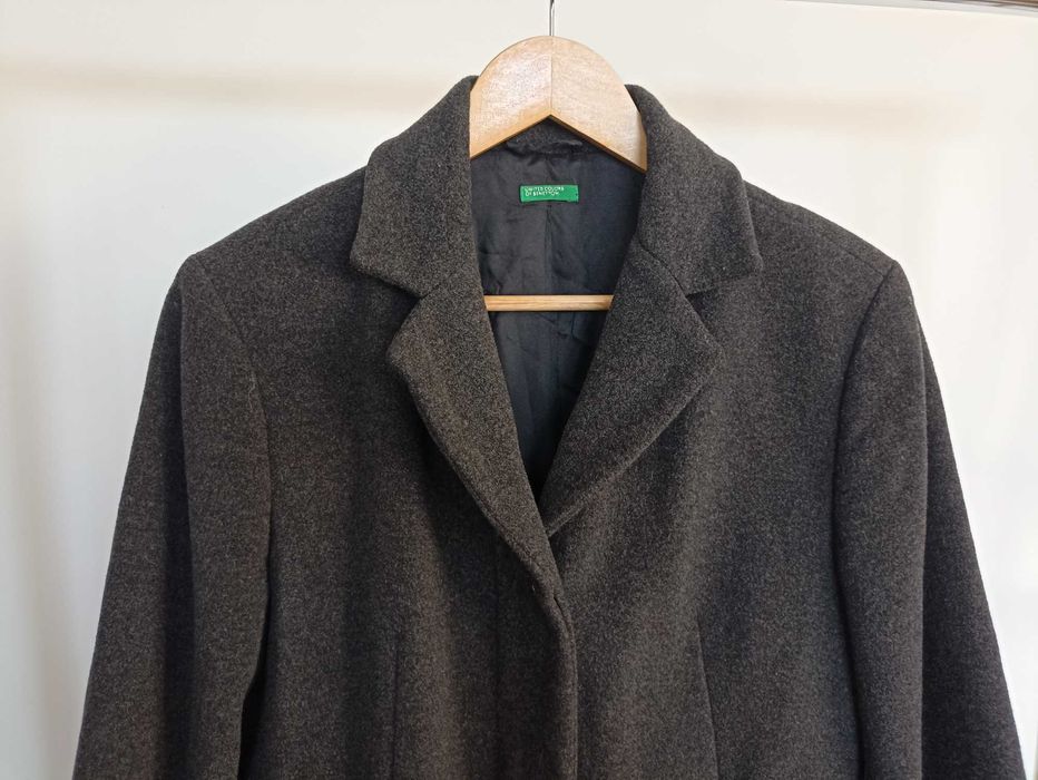 Grafitowy wełniany płaszcz klasyczny united colors of benetton