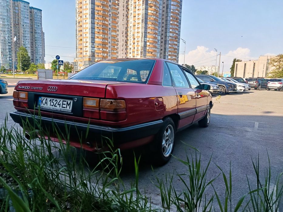 Ауді 100 с3 двигун 1.8