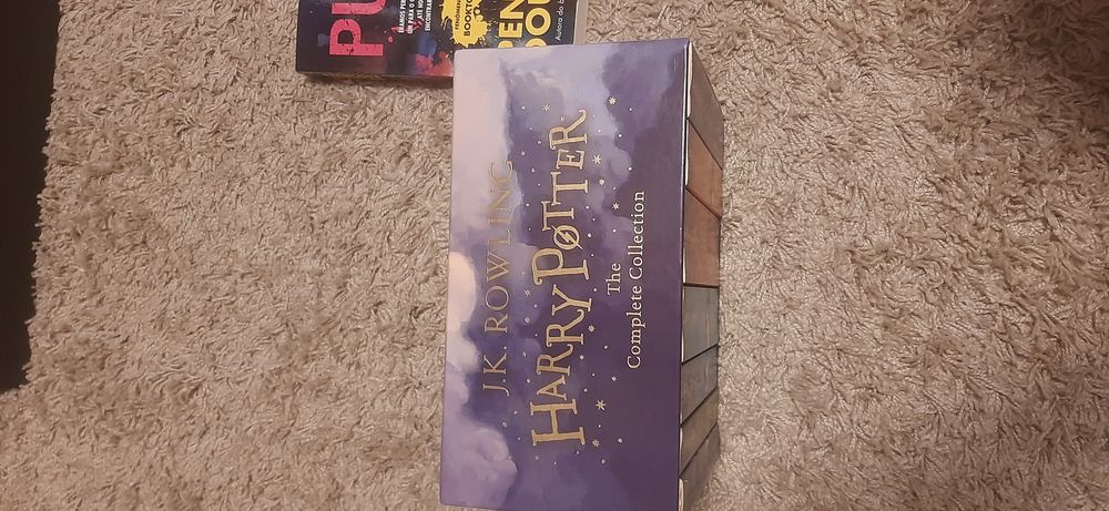 Livros (Harry Potter, Punk 57, Eu sou Malala)