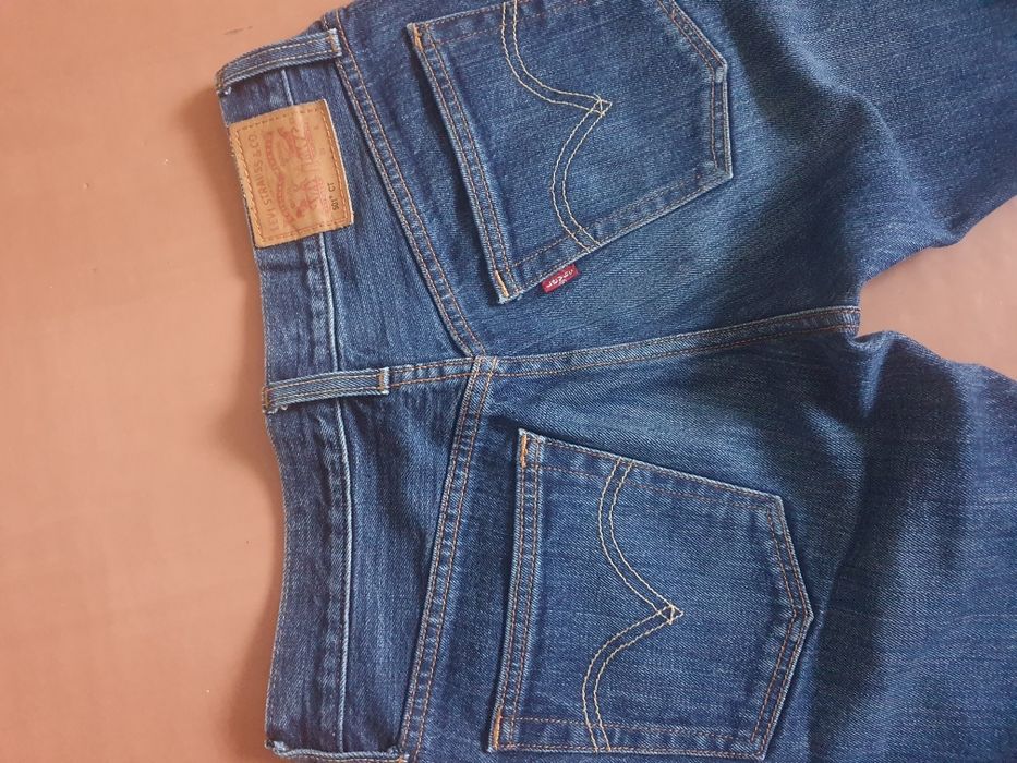 Класні джинси Левіс 501