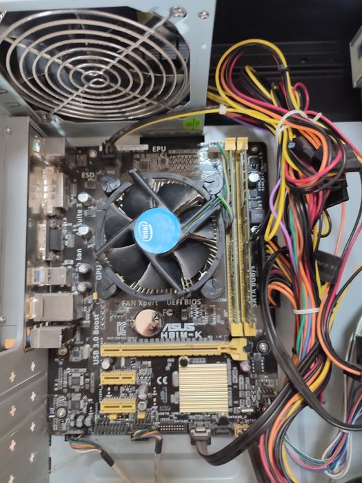Персональний комп'ютер  Intel core i5. 6 Gb оперативки ссд 100 гіг hdd 320 Gb