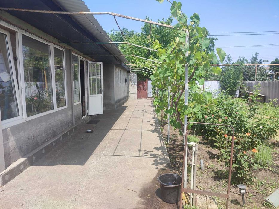 Продам дом з ремонтом та всіма зручностями в с. Буялик!