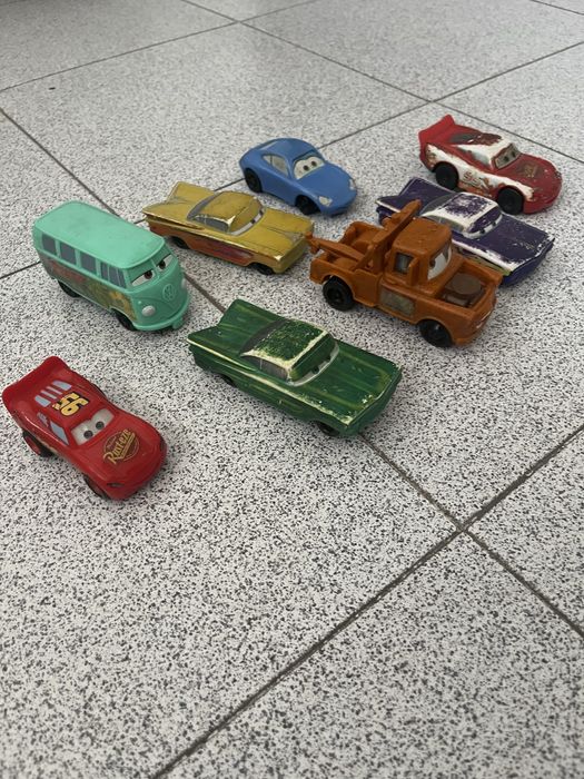 8 Carros da coleção McQuen