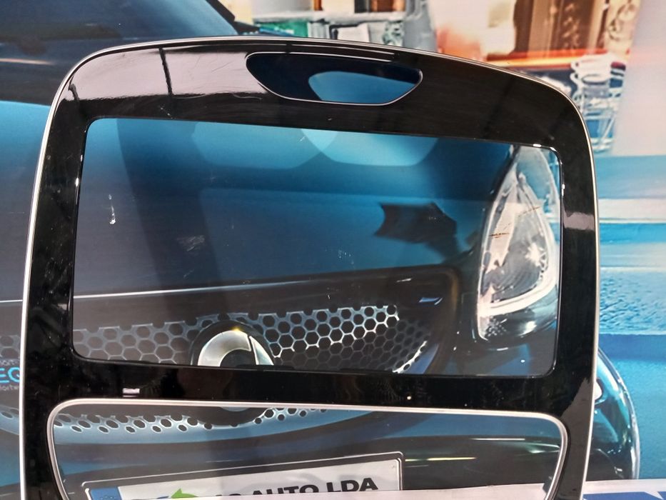 Painel moldura central tablier radio sofagem Renault Clio IV