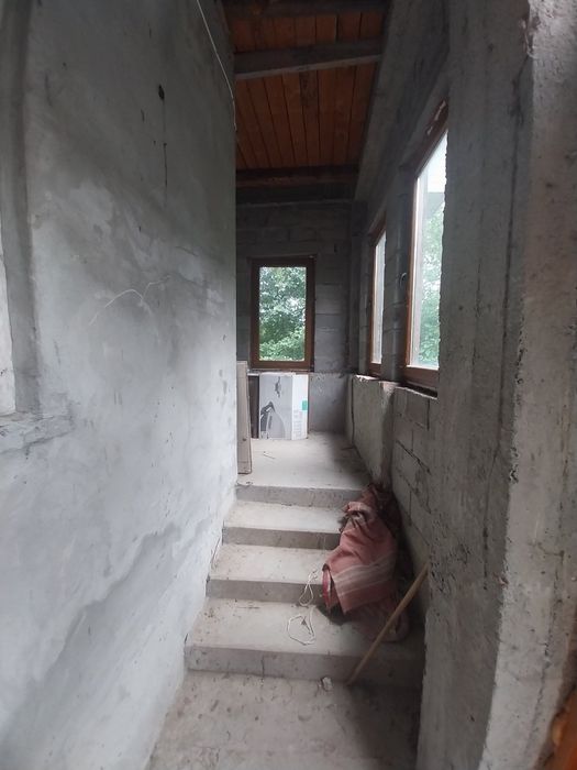 Будинок у Середньому ,  центр