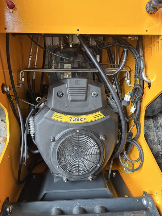 Skid steer zestaw  mini ładowarka gąsienicowa bobcat z osprzętem